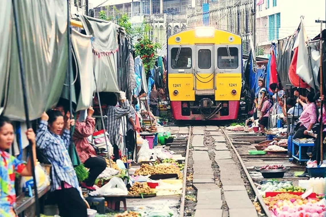 maeklong-railway-market.jpg