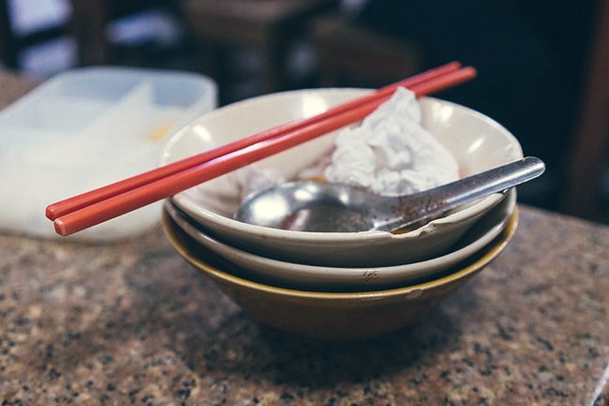 boat-noodle-bowls-empty.jpg